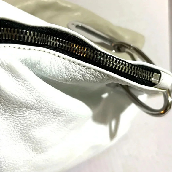 Vic Matie white pebbled leather shoulder handbag - Picture 9 of 10